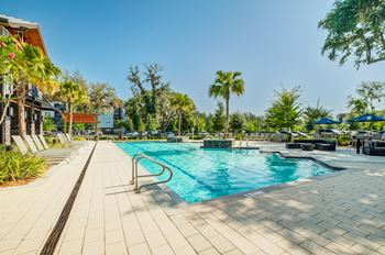 The swimming pool at the resort at longboat key club